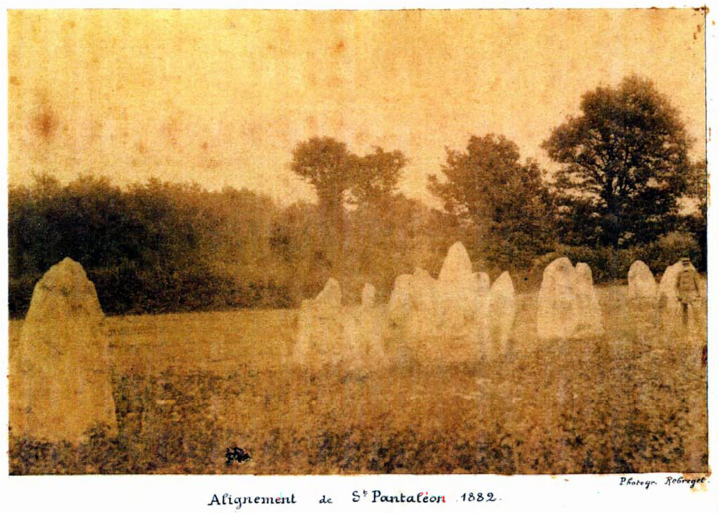 Alignement de St Pantaléon 1882.